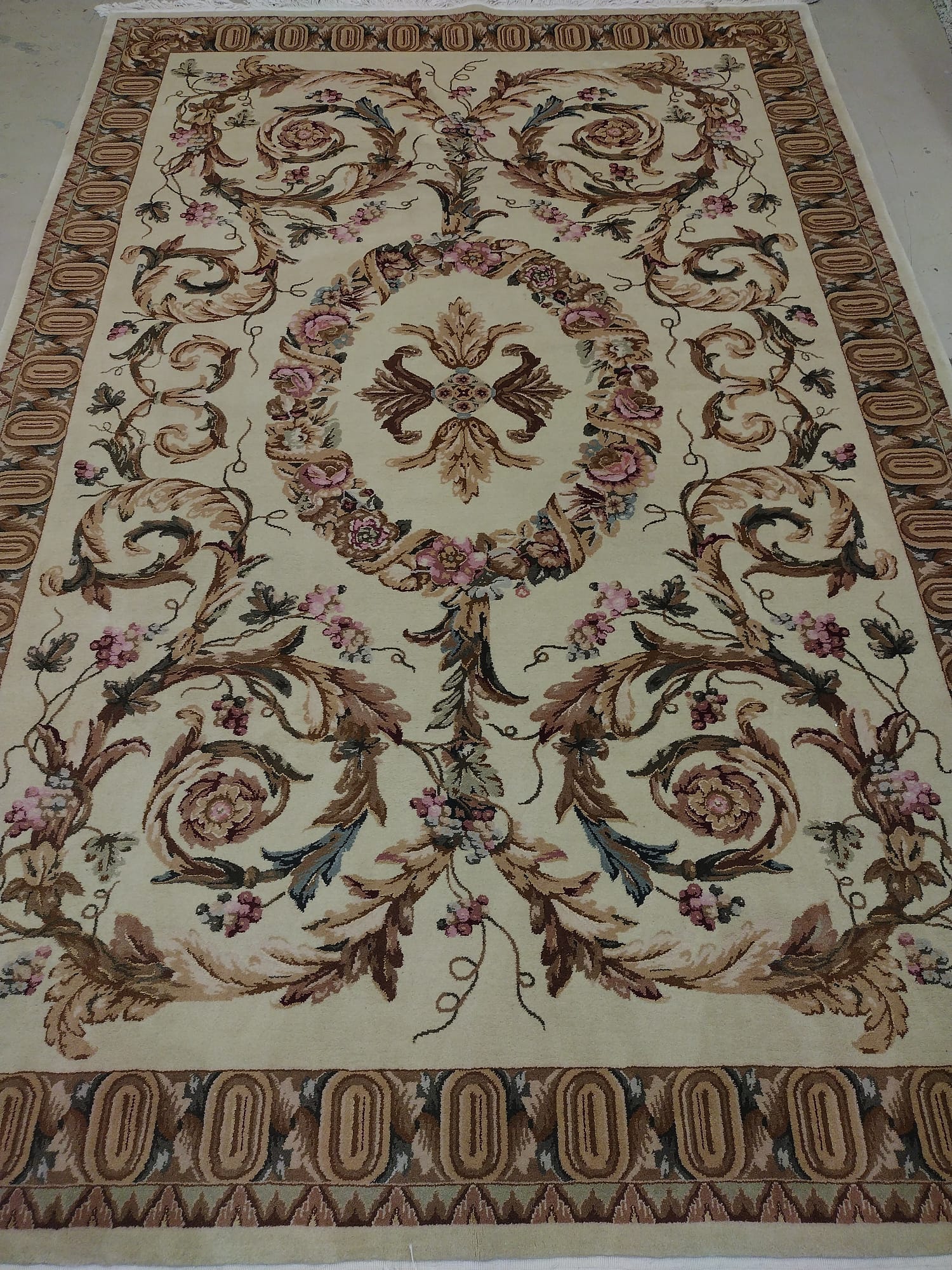 6'X9' China Hand Woven Intricate Floral Area Rug – 6' × 9'