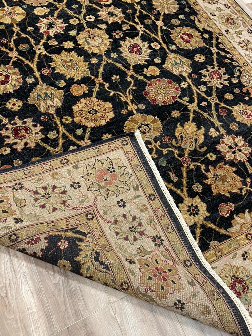 8x10 Indian Agra Hand Woven Black/Gold Striking Area Rug – 8' × 10'
